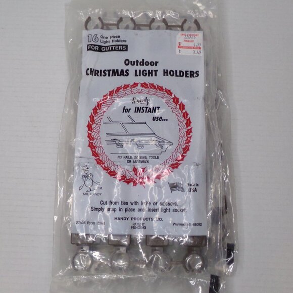 New Outdoor 6 Packages Of 16 Christmas Light Holders For Gutters Clip And Use - Picture 3 of 9